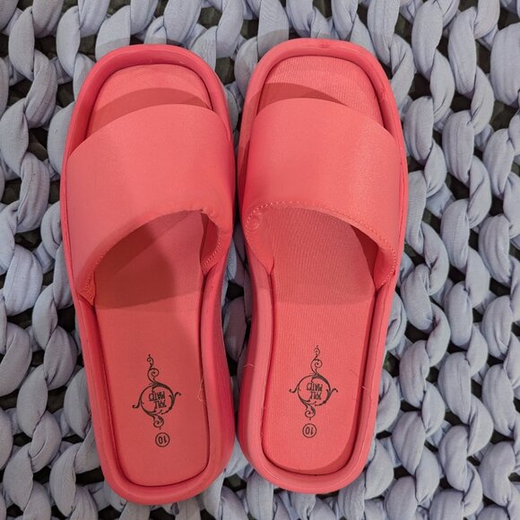 Pink platform slides - Picture 1 of 1